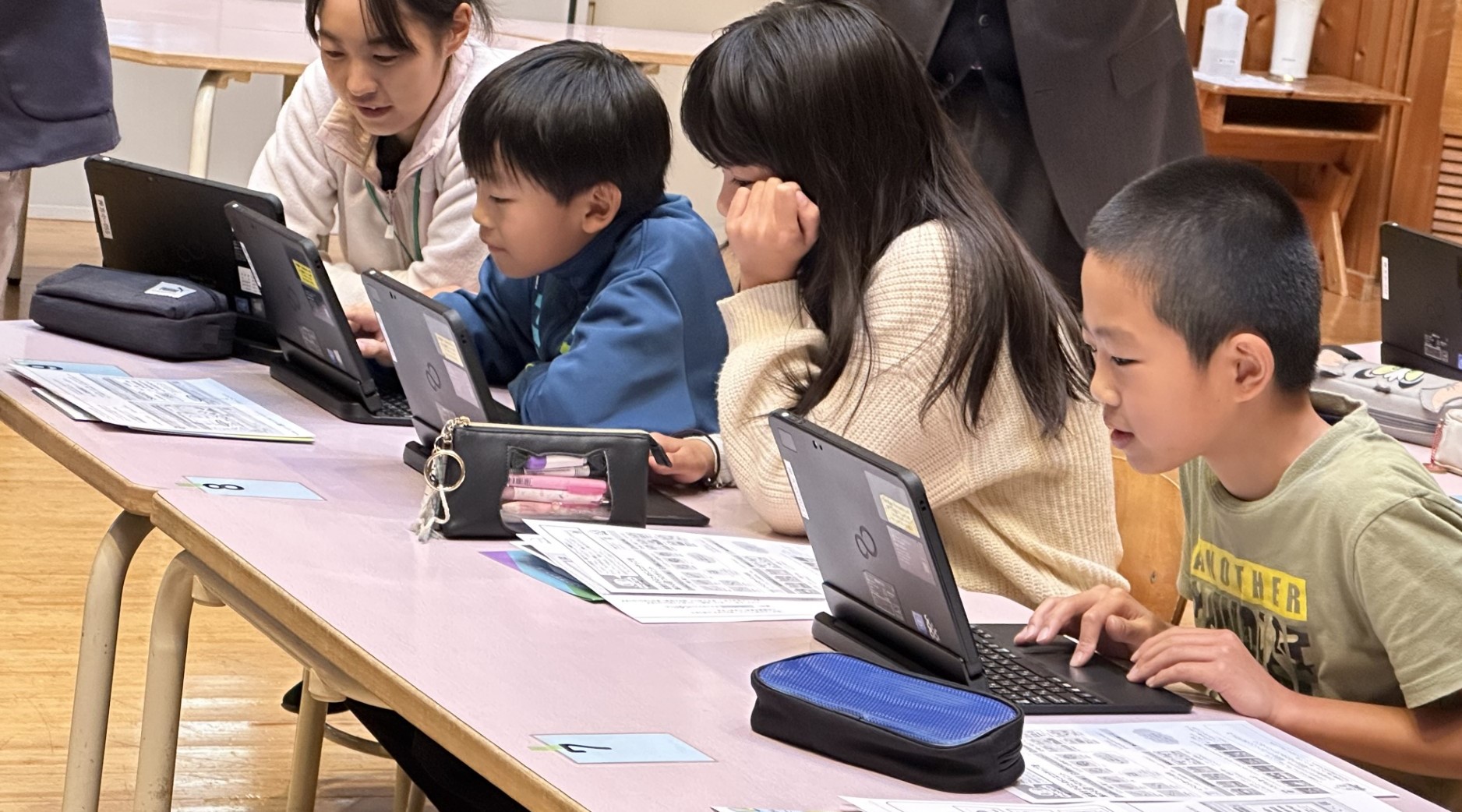 押方小学校　　　　　　　　　　　　　　　　　クルマまるわかり教室　　　　　　　　　　　　　　　(トヨタ未来スクール)